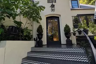 943 Moraga Dr, Los Angeles, CA 90049 - Photo 33