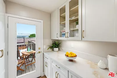 6015 Keniston Ave, Los Angeles, CA 90043 - Photo 13