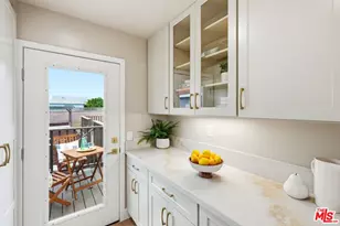 6015 Keniston Ave, Los Angeles, CA 90043 - Photo 13