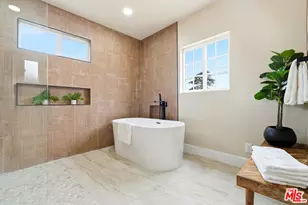 6015 Keniston Ave, Los Angeles, CA 90043 - Photo 25