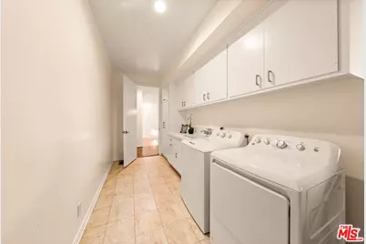 16375 Sloan Dr, Los Angeles, CA 90049 - Photo 31