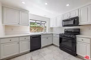 15632 Meadow Dr, Santa Clarita, CA 91387 - Photo 17