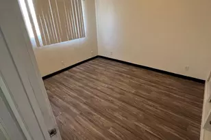 9111 S Baring Cross St, Los Angeles, CA 90044 - Photo 17