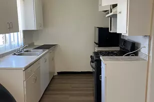 9111 S Baring Cross St, Los Angeles, CA 90044 - Photo 11