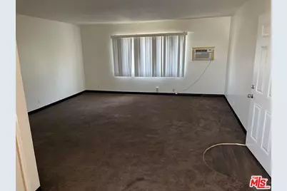 9111 S Baring Cross St, Los Angeles, CA 90044 - Photo 15