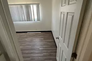 9111 S Baring Cross St, Los Angeles, CA 90044 - Photo 19