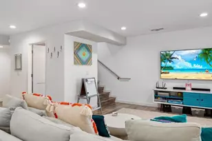 14321 Irma Wy, Los Angeles, CA 91405 - Photo 7