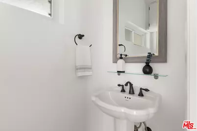1127 9th St #103, Santa Monica, CA 90403 - Photo 13