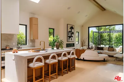 1605 S Point View St, Los Angeles, CA 90035 - Photo 3