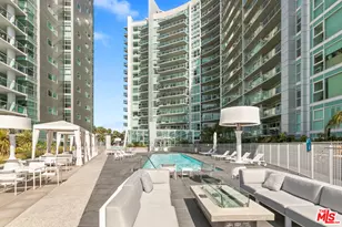 13600 Marina Pointe Dr, Marina del Rey, CA 90292 - Photo 23