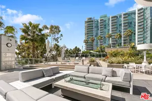 13600 Marina Pointe Dr, Marina del Rey, CA 90292 - Photo 25