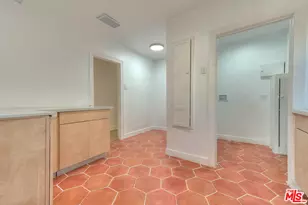 1361 Keniston Ave, Los Angeles, CA 90019 - Photo 17