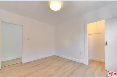 1361 Keniston Ave, Los Angeles, CA 90019 - Photo 29