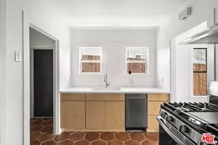 1361 Keniston Ave, Los Angeles, CA 90019 - Photo 23