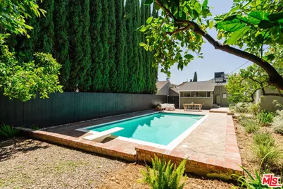 2024 N Hoover St, Los Angeles, CA 90027 - Photo 31