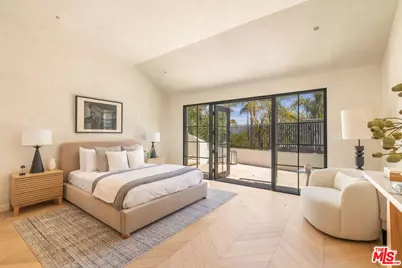 8353 Sunset View Dr, Los Angeles, CA 90069 - Photo 3