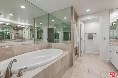 430 N Oakhurst Dr #202, Beverly Hills, CA 90210 - Photo 21