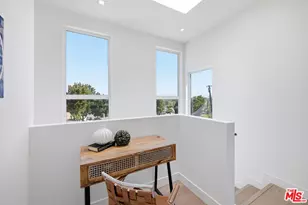 3926 S Ridgeley Dr, Los Angeles, CA 90008 - Photo 47