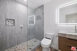 3926 S Ridgeley Dr, Los Angeles, CA 90008 - Photo 31