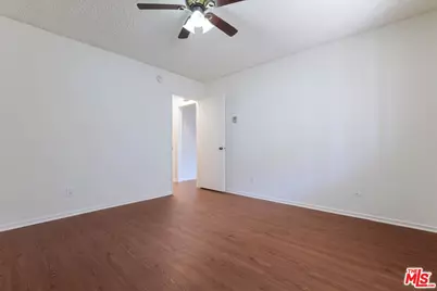 344 S Hobart Blvd, Los Angeles, CA 90020 - Photo 5