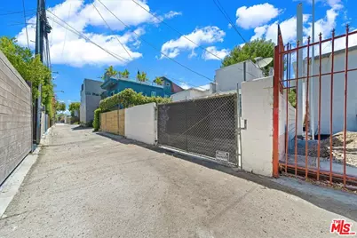 810 Navy St, Santa Monica, CA 90405 - Photo 23