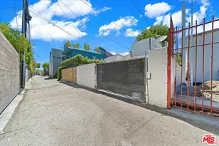 810 Navy St, Santa Monica, CA 90405 - Photo 23