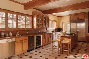 8233 Roxbury Rd, Los Angeles, CA 90069 - Photo 5