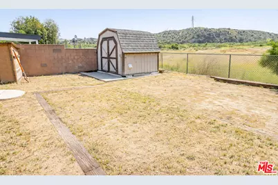 10550 Woldrich St, Sylmar, CA 91342 - Photo 35