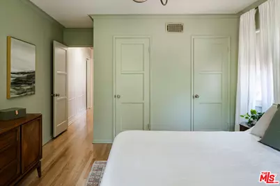 13024 Magnolia Blvd, Los Angeles, CA 91423 - Photo 11