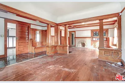 227 W 52nd St, Los Angeles, CA 90037 - Photo 1