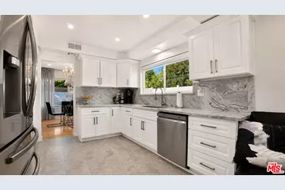 15829 Tupper St, Los Angeles, CA 91343 - Photo 21