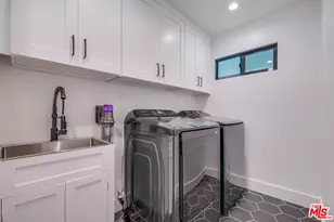 5715 Corteen Pl, Valley Village, CA 91607 - Photo 27