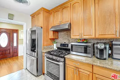 7523 N Ontario St, Burbank, CA 91504 - Photo 7