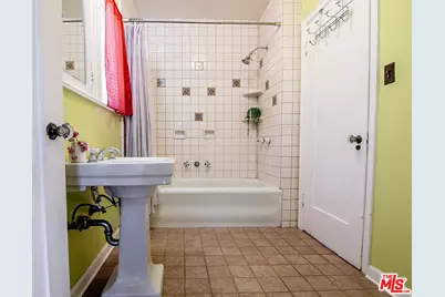 130 N Catalina St, Los Angeles, CA 90004 - Photo 31