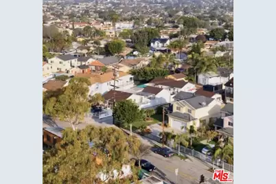 2137 W 84th Pl, Los Angeles, CA 90047 - Photo 31