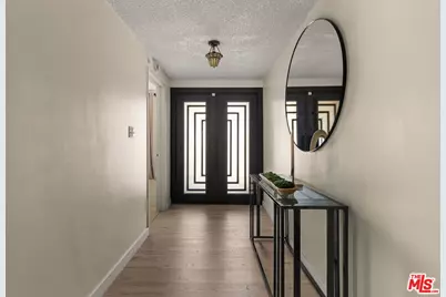 9933 Hayvenhurst Ave, Los Angeles, CA 91343 - Photo 5