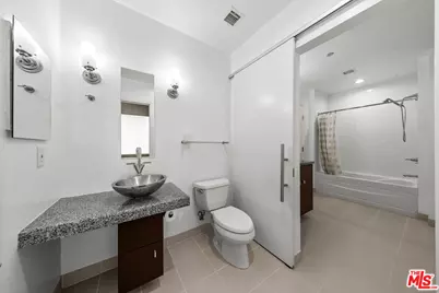 1100 Wilshire Blvd #2411, Los Angeles, CA 90017 - Photo 17