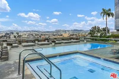 1100 Wilshire Blvd #2411, Los Angeles, CA 90017 - Photo 25