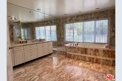 414 N Las Palmas Ave, Los Angeles, CA 90004 - Photo 39