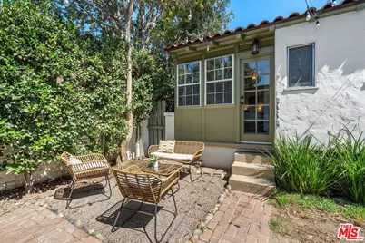 2130 Las Lunas St, Pasadena, CA 91107 - Photo 17