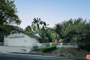 3931 Woodcliff Rd, Sherman Oaks, CA 91403 - Photo 29