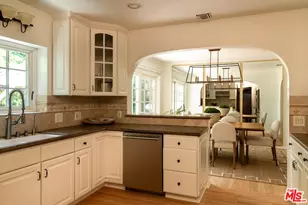 3931 Woodcliff Rd, Sherman Oaks, CA 91403 - Photo 11