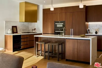 702 N Doheny Dr #301, West Hollywood, CA 90069 - Photo 7
