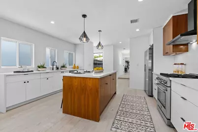 5403 Stratford Rd, Los Angeles, CA 90042 - Photo 15