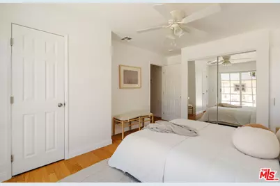 22103 Del Valle St, Woodland Hills, CA 91364 - Photo 15
