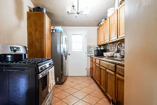 19037 Wellhaven St, Santa Clarita, CA 91351 - Photo 9