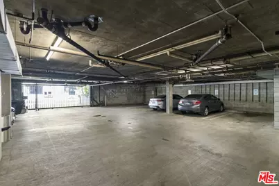 11628 Montana Ave #208, Los Angeles, CA 90049 - Photo 39