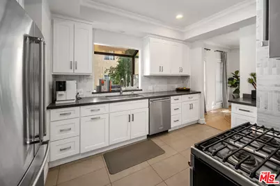 412 Arnaz Dr #7, Los Angeles, CA 90048 - Photo 7