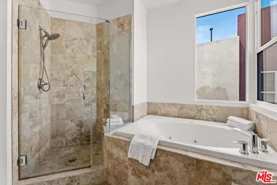 13027 Bluff Creek Dr, Playa Vista, CA 90094 - Photo 31
