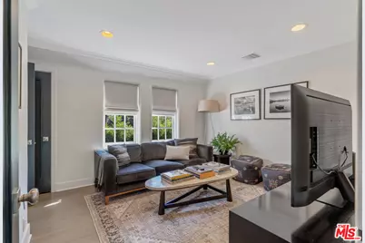 560 S Bronson Ave #A, Los Angeles, CA 90004 - Photo 49